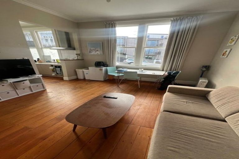 Photo of property in 19a Hargreaves Street, Mount Cook, Wellington, 6021