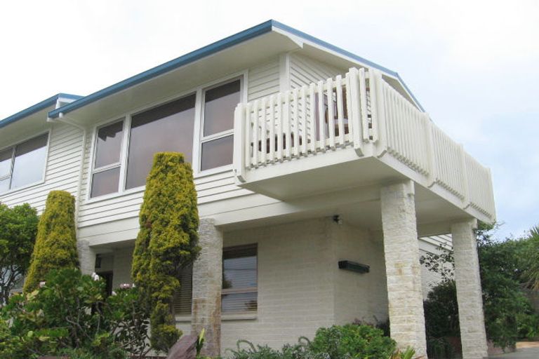 Photo of property in 6 View Road, Houghton Bay, Wellington, 6023