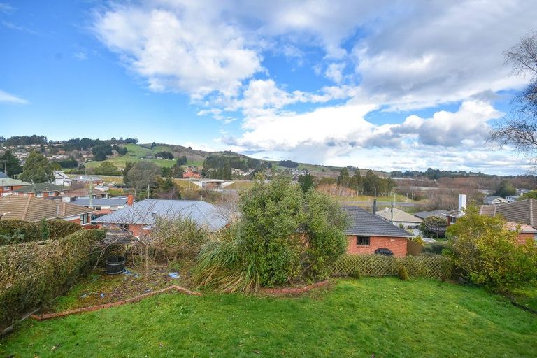 Photo of property in 27 Waldron Crescent, Green Island, Dunedin, 9018