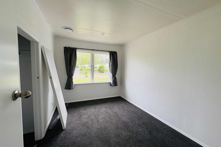 Photo of property in 17 Buick Crescent, Awapuni, Palmerston North, 4412