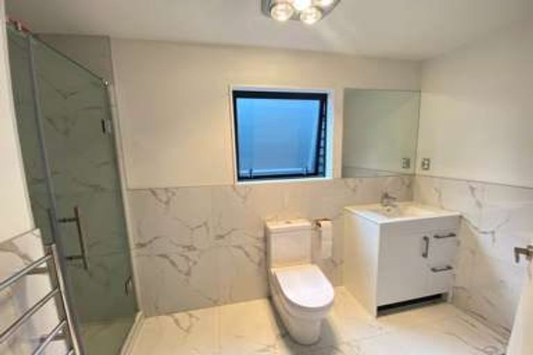 Photo of property in 6 Parahau Road, Papakura, 2110