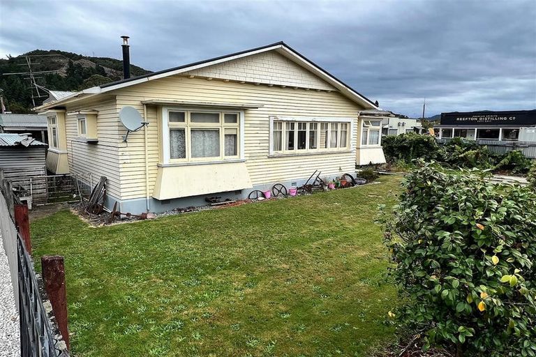 Photo of property in 49 Shiel Street, Reefton, 7830