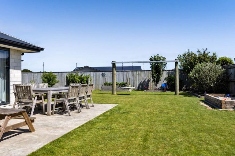 Photo of property in 35 County Drive, Hawera, 4610