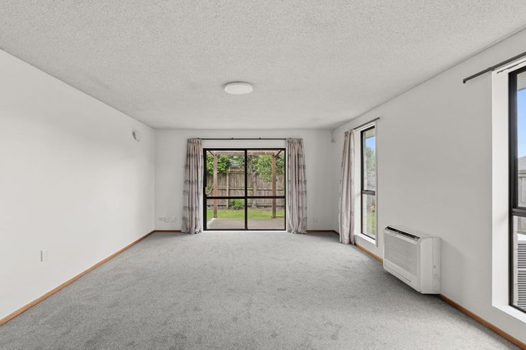 Photo of property in 1/267 Sawyers Arms Road, Bishopdale, Christchurch, 8053