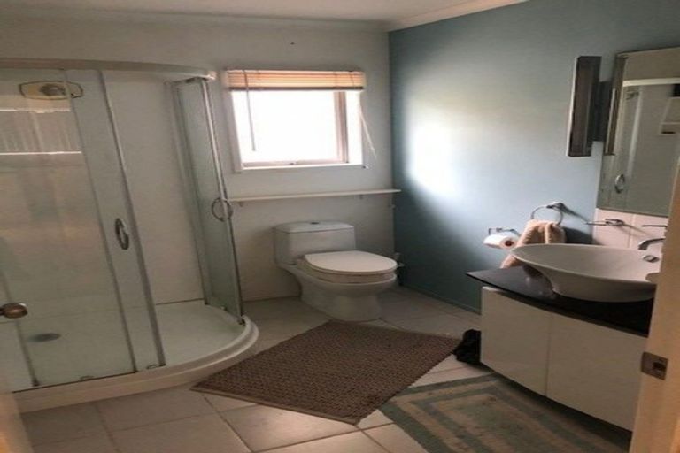 Photo of property in 19 Wanaka Place, Pakuranga Heights, Auckland, 2010