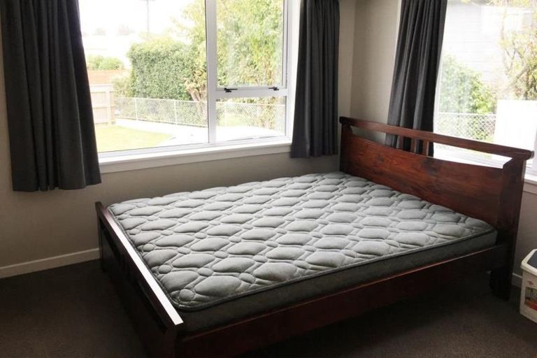 Photo of property in 27 Trafalgar Street, Westown, New Plymouth, 4310