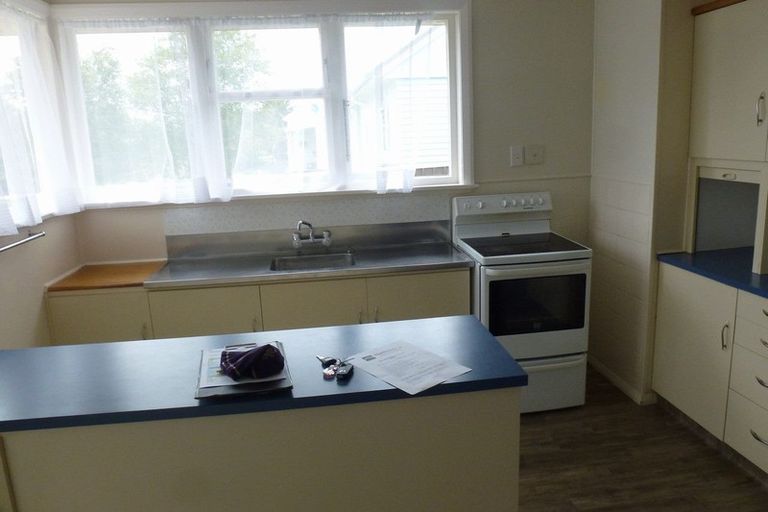 Photo of property in 3 Falstaff Street, Stratford, 4332