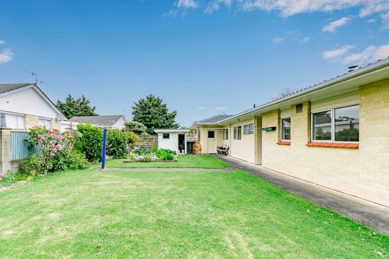 Photo of property in 38 Alexander Road, Raumati Beach, Paraparaumu, 5032