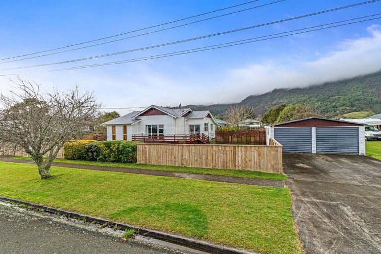 Photo of property in 28 Stirling Street, Te Aroha, 3320
