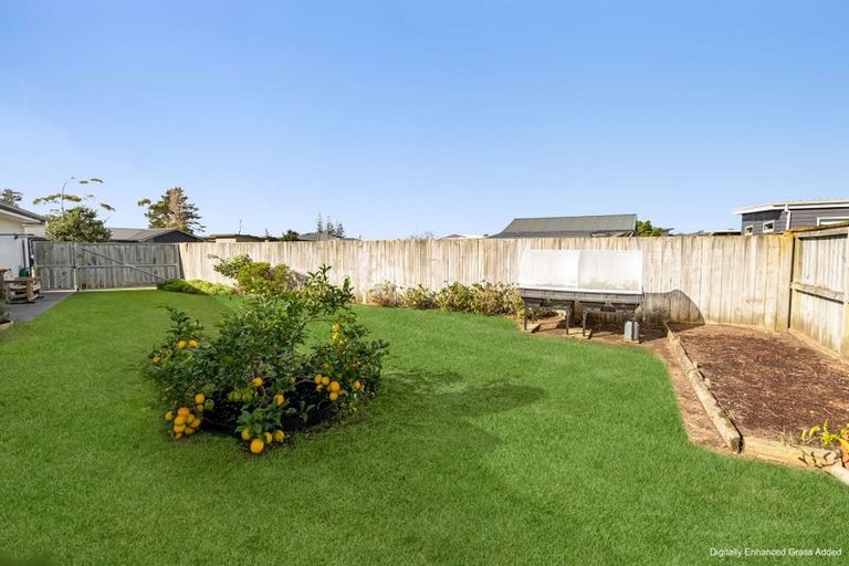 Photo of property in 17 Alf Simpson Drive, Whitianga, 3510