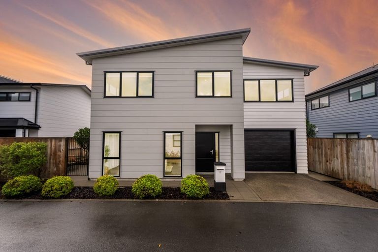 Photo of property in 10 Okoutu Lane, Moera, Lower Hutt, 5010