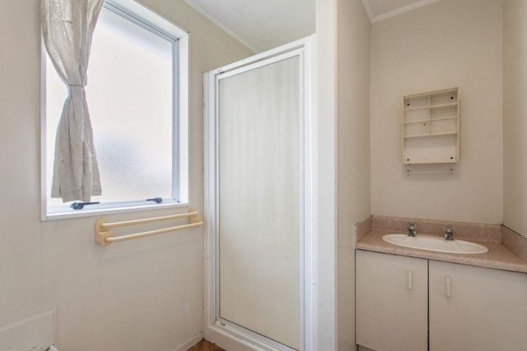 Photo of property in 2/72 Palmers Road, Clendon Park, Auckland, 2103