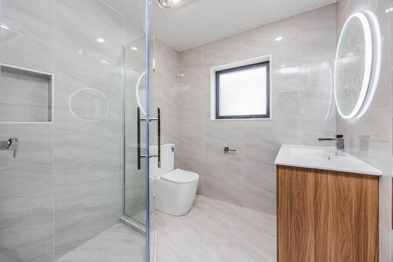 Photo of property in 14b Friesian Drive, Mangere, Auckland, 2022