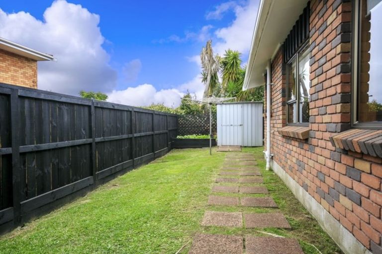 Photo of property in 1/9 Elderwood Lane, Belmont, Auckland, 0622