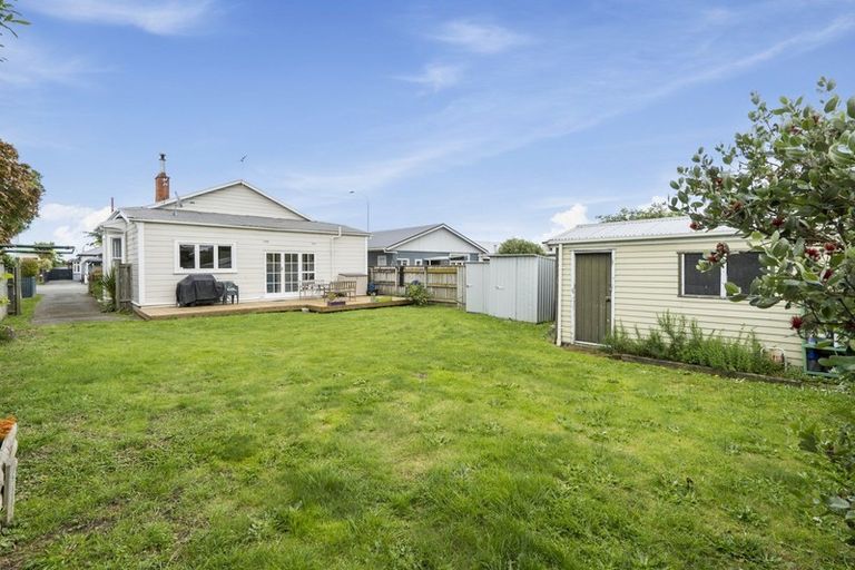 Photo of property in 17 Waldegrave Street, Palmerston North, 4410