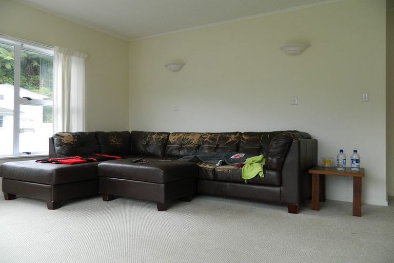 Photo of property in 54 Delhi Crescent, Khandallah, Wellington, 6035