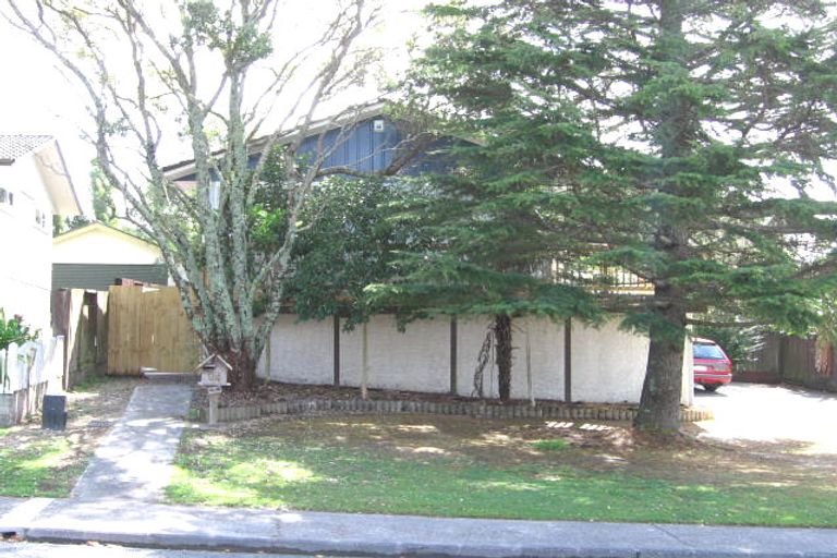 Photo of property in 34 Felgrove Street, Glendene, Auckland, 0602