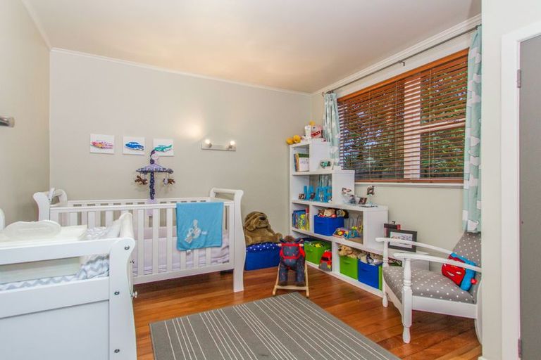 Photo of property in 1/22 Waimumu Road, Massey, Auckland, 0614