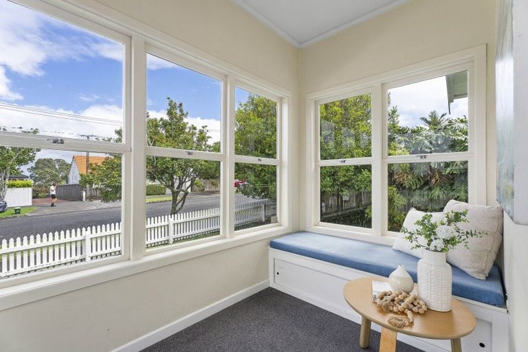 Photo of property in 5 Harbour View Road, Point Chevalier, Auckland, 1022