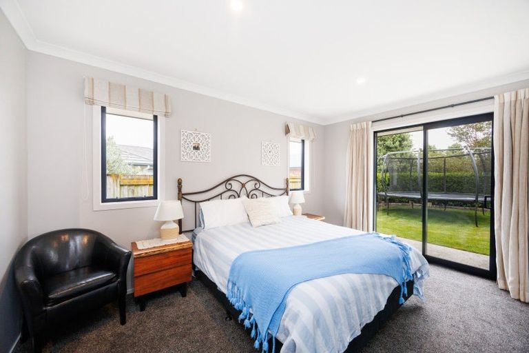 Photo of property in 18 Oak Crescent, Ashhurst, 4810