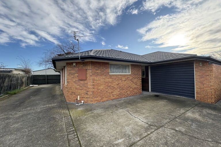 Photo of property in 17d Division Street, Riccarton, Christchurch, 8041