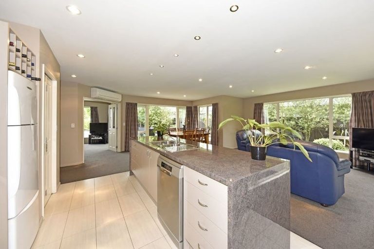 Photo of property in 17 Armour Place, Halswell, Christchurch, 8025