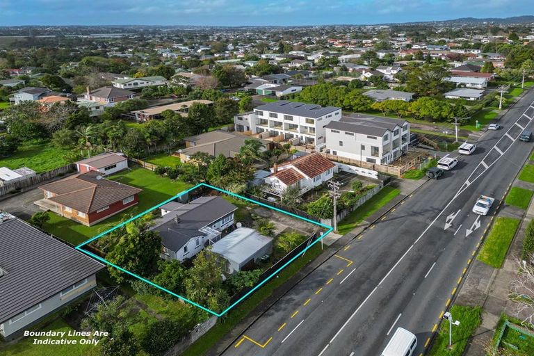 Photo of property in 117 Te Atatu Road, Te Atatu South, Auckland, 0610