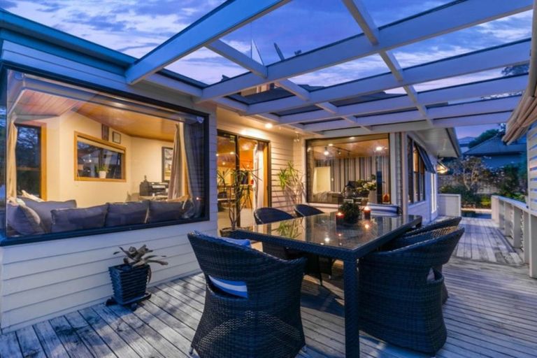 Photo of property in 11 Park Rise, Campbells Bay, Auckland, 0630