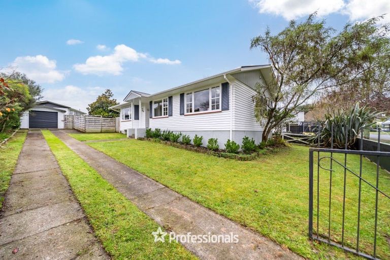 Photo of property in 73 Norana Road, Timberlea, Upper Hutt, 5018