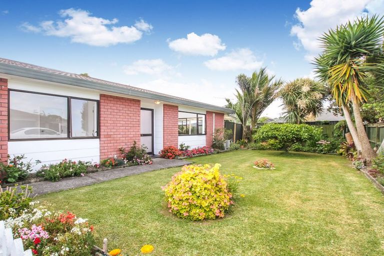 Photo of property in 8/39 Swanson Road, Henderson, Auckland, 0610