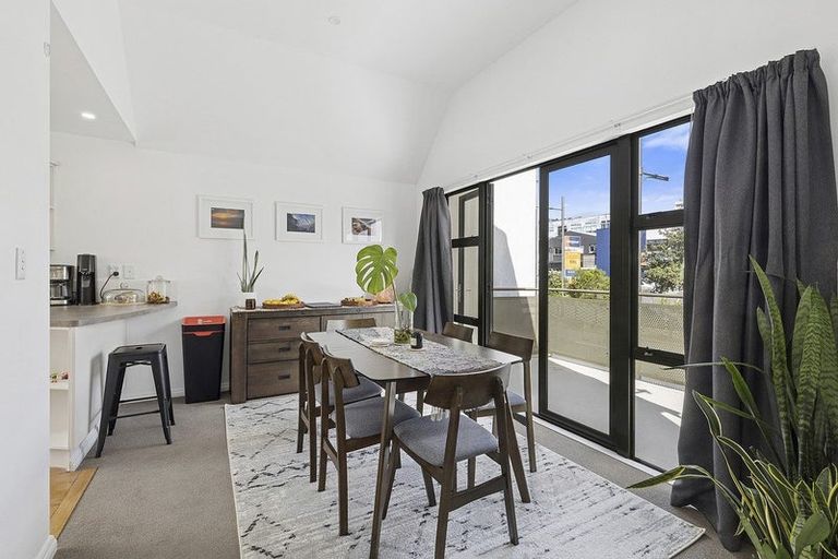 Photo of property in Victoria Town Houses, 1/219 Victoria Street, Te Aro, Wellington, 6011