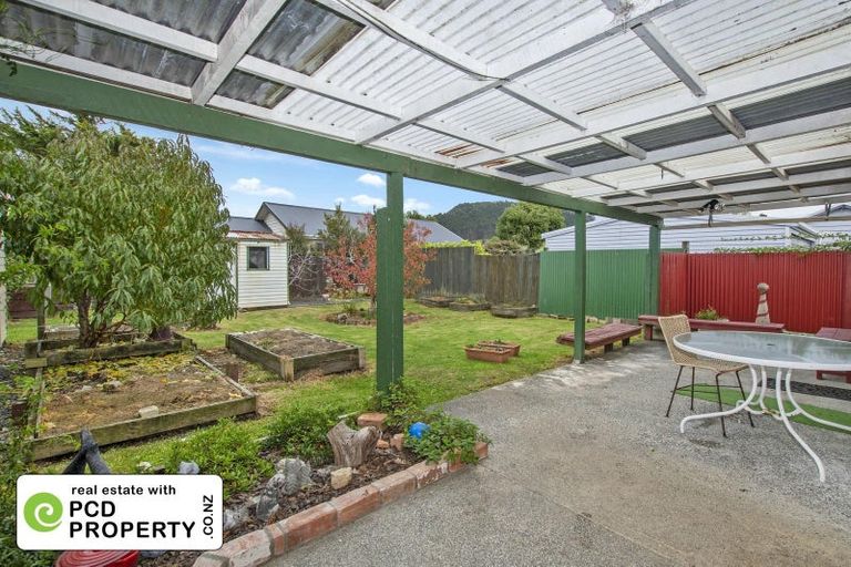 Photo of property in 9 King Street, Hikurangi, 0114