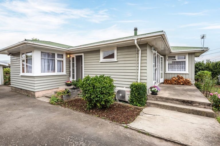 Photo of property in 74 Hargood Street, Woolston, Christchurch, 8062