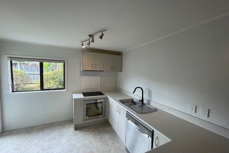 Photo of property in 3/8 Shakespeare Road, Milford, Auckland, 0620