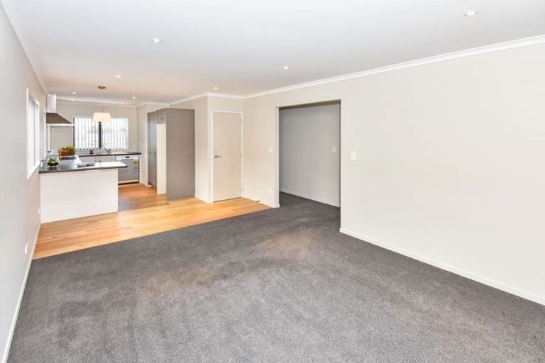 Photo of property in 2e Oxford Road, Manurewa, Auckland, 2102