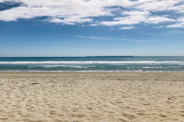 Photo of property in 2 Coral Drive, Papamoa Beach, Papamoa, 3118