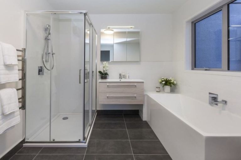 Photo of property in 99 Cannon Hill Crescent, Mount Pleasant, Christchurch, 8081