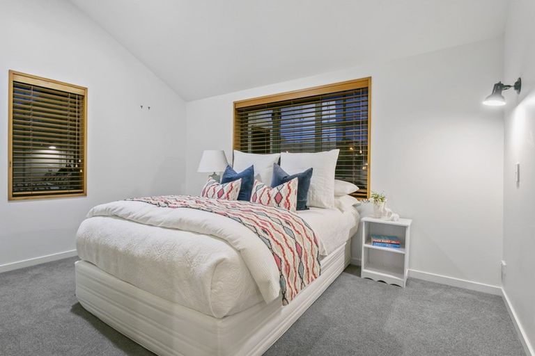 Photo of property in 35 Isobel Road, Greenhithe, Auckland, 0632