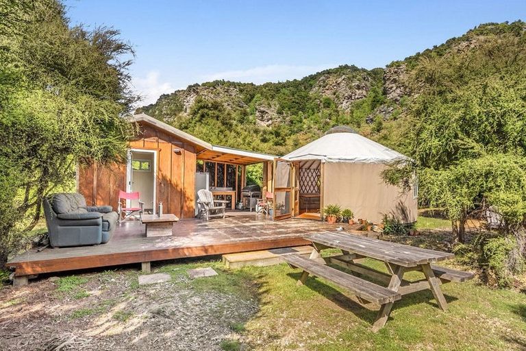 Photo of property in Manuka Grove, 13 Ewing Place, Albert Town, Wanaka, 9305