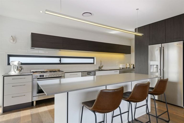 Photo of property in 98 Broadhaven Avenue, Parklands, Christchurch, 8083