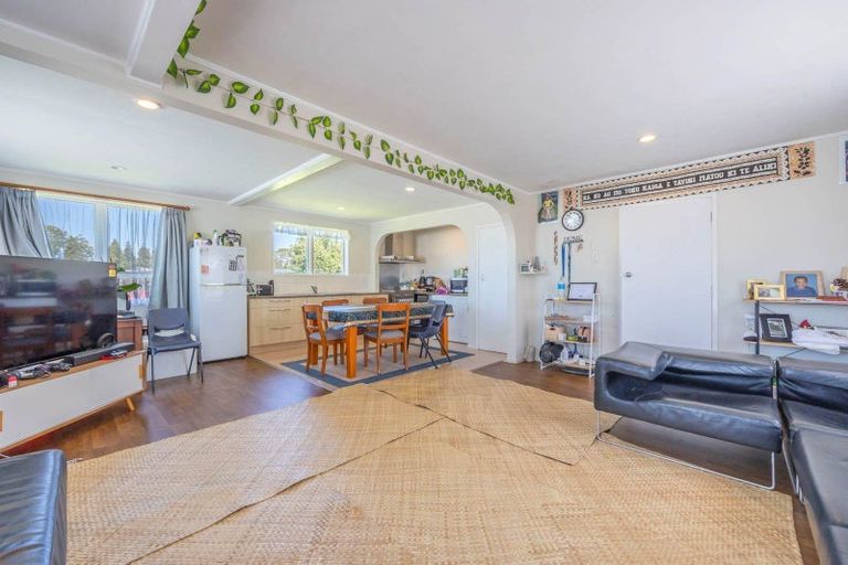 Photo of property in 8 Afton Place, Ranui, Auckland, 0612