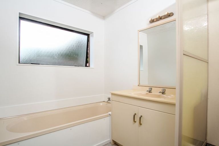 Photo of property in 8/39 Swanson Road, Henderson, Auckland, 0610