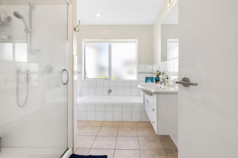 Photo of property in 42 Hoover Street, Brooklyn, Wellington, 6021