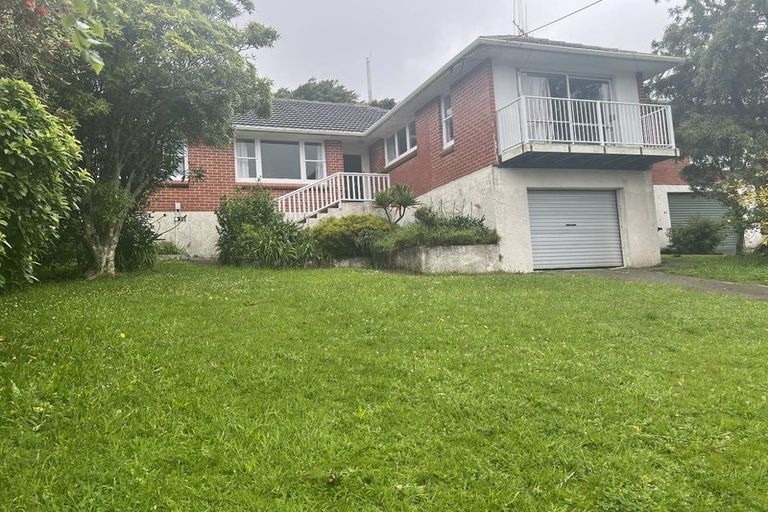 Photo of property in 61 Taylor Terrace, Tawa, Wellington, 5028