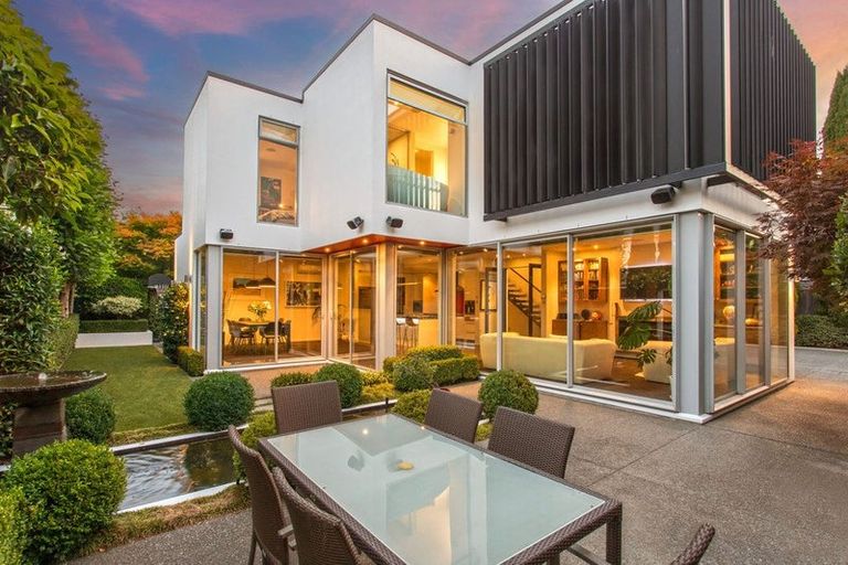 Photo of property in 54 Office Road, Merivale, Christchurch, 8014