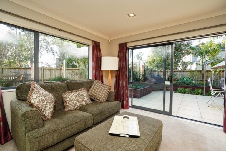 Photo of property in 11 Girvan Terrace, Wattle Downs, Auckland, 2103