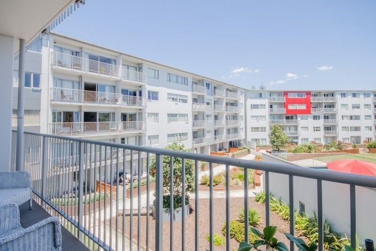 Photo of property in Shoal Haven Apartments, 112a/130 Anzac Street, Takapuna, Auckland, 0622