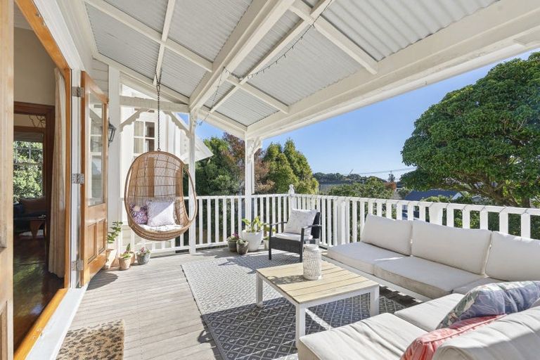 Photo of property in 62 Gilbert Street, New Plymouth, 4310