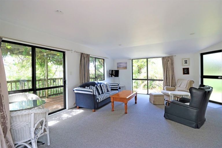 Photo of property in 10 Stingray Crescent, Whiritoa, Whangamata, 3691