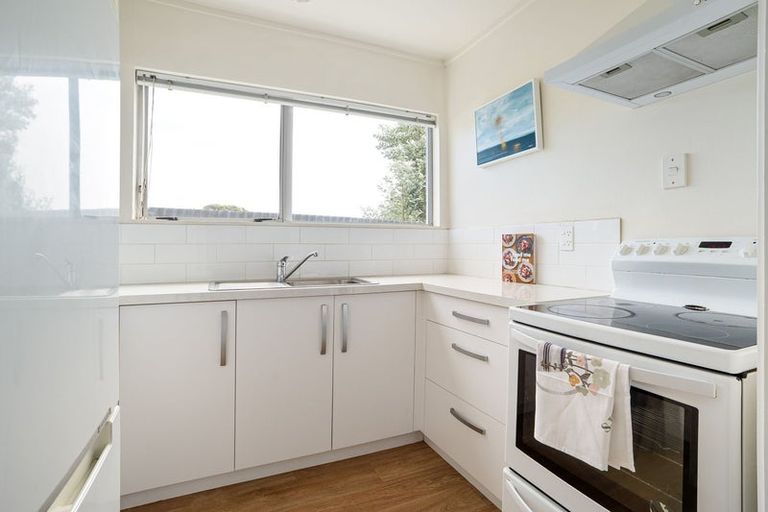 Photo of property in 2/41 Bowhill Road, New Brighton, Christchurch, 8083